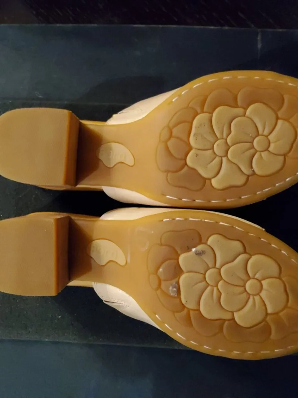 Born Shilo platform slides in tan size 6M